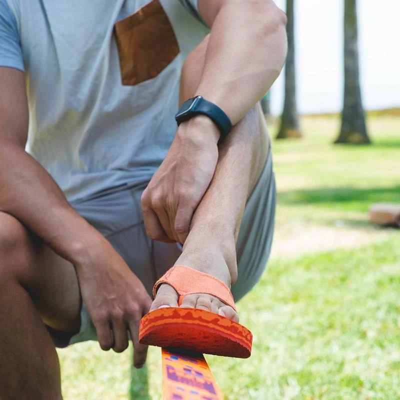 Deckers Lab Shoes Unisex KO-Z BA DA DA 25 Sandals - Fiery Red-Regular (D) 10 Deckers Lab Shoes Unisex KO-Z BA DA DA 25 Sandals - Fiery Red-Regular (D)