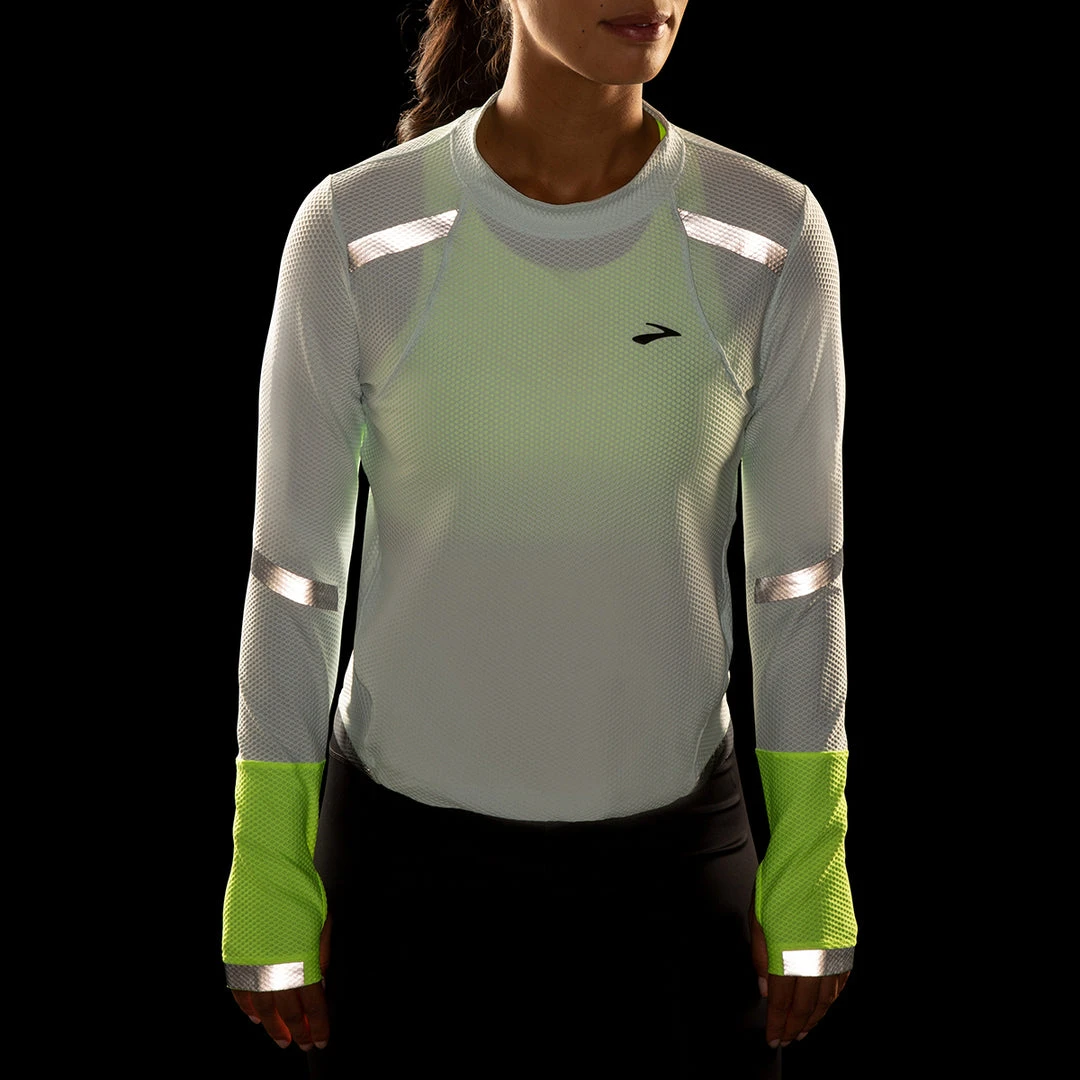 Brooks Women's Carbonite Long Sleeve Top - Icy Grey/Nightlife Tops 6 Brooks Women's Carbonite Long Sleeve Top - Icy Grey/Nightlife Tops