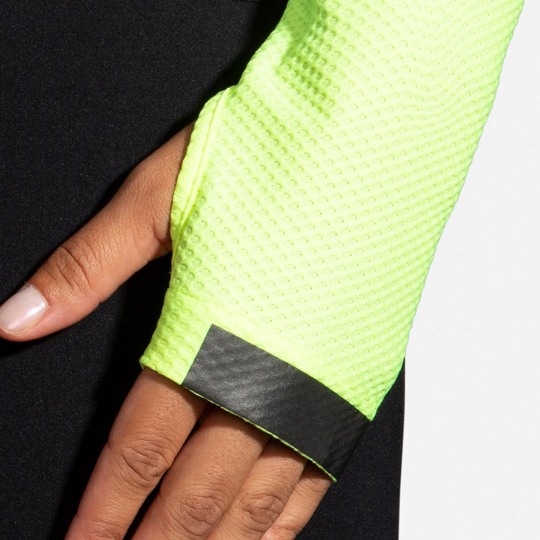 Brooks Women's Carbonite Long Sleeve Top - Icy Grey/Nightlife Tops 9 Brooks Women's Carbonite Long Sleeve Top - Icy Grey/Nightlife Tops