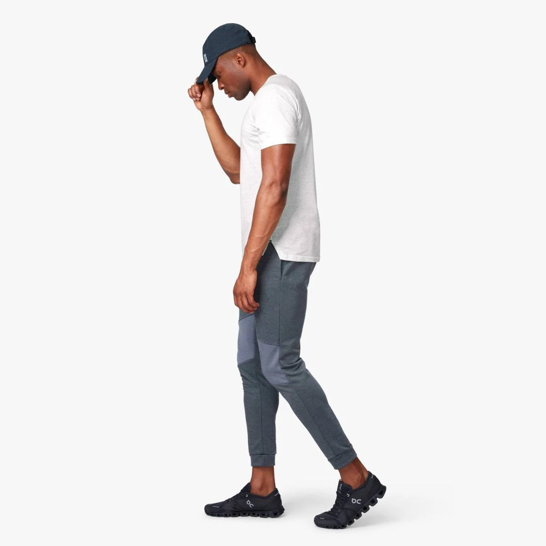 On Running Unisex Lightweight Cap - Navy 3 On Running Unisex Lightweight Cap - Navy