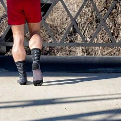 Injinji Men's Ultra Run Crew Sock - Obsidian Socks