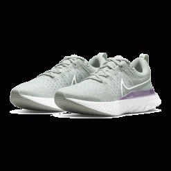 Nike Shoes Women's React Infinity Run 2 Running Shoe - White/Metallic Silver/Pure Platinum - Regular (B)