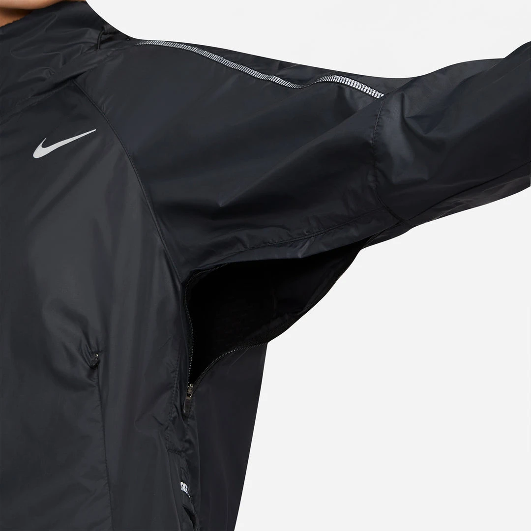 Women's Nike Shield Warm Jacket - Black/Black/Reflective Silver Jackets & Vests 8 Women's Nike Shield Warm Jacket - Black/Black/Reflective Silver Jackets & Vests