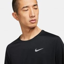 Apparel Men's Nike Dri-FIT Miler Long Sleeve Running Top - Black/Reflective Silver 9 Apparel Men's Nike Dri-FIT Miler Long Sleeve Running Top - Black/Reflective Silver