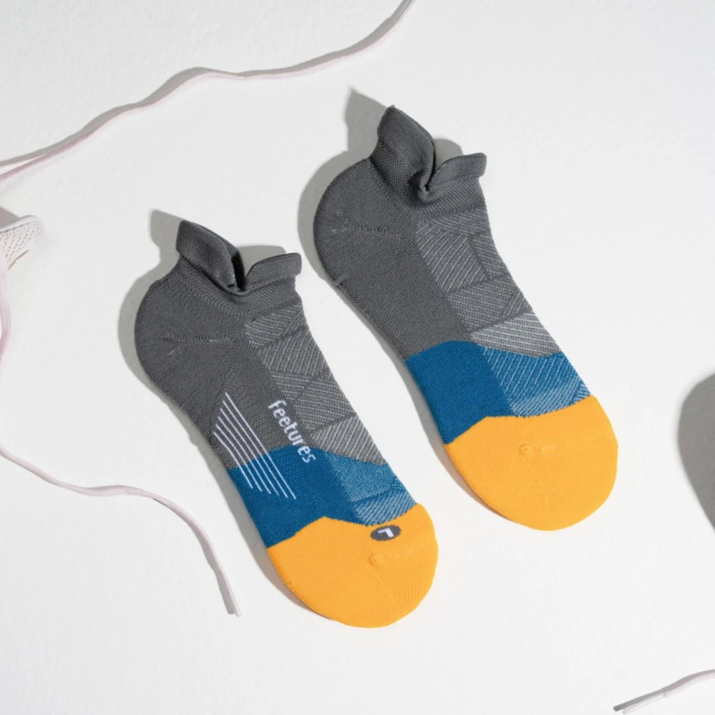 Feetures Unisex Elite Max Cushion No Show Tab Socks - Electric Gray 3 Feetures Unisex Elite Max Cushion No Show Tab Socks - Electric Gray