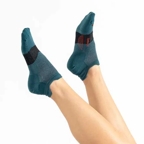 Feetures Unisex Merino 10 Ultra Light No Show Tab - Deep Ocean 3 Feetures Unisex Merino 10 Ultra Light No Show Tab - Deep Ocean