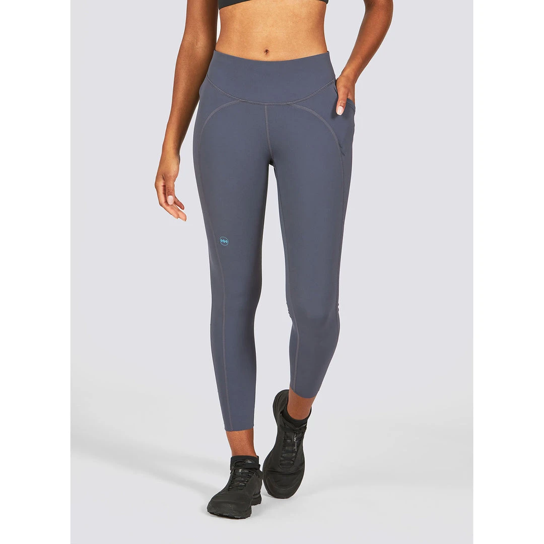 Janji Bottoms Women's 7/8 Groundwork Tight 2.0 - Obsidian 2 Janji Bottoms Women's 7/8 Groundwork Tight 2.0 - Obsidian