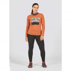 Janji Women's Runterra Bio GFX Long Sleeve - Seek Middle Ground Tops