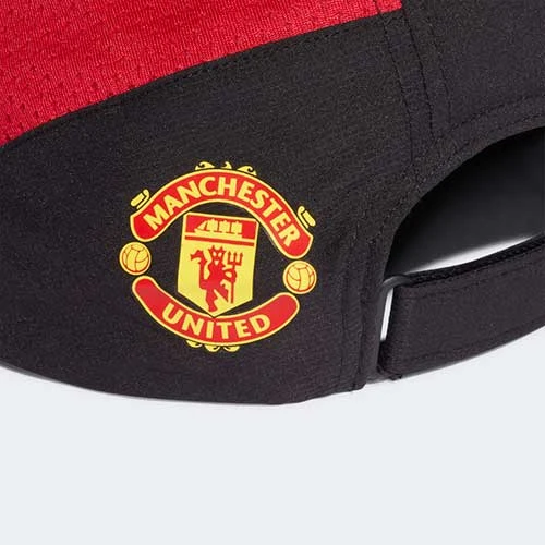 Adidas Manchester United 21/22 Cap - Black/Real Red 4 Adidas Manchester United 21/22 Cap - Black/Real Red