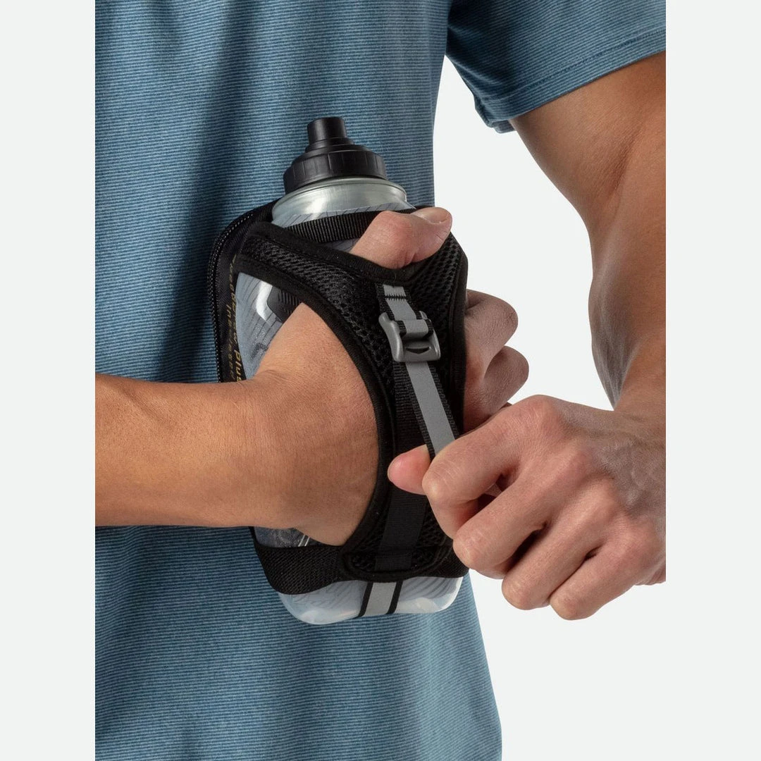 Nathan Unisex SpeedDraw Plus Insulated Flask - Black/Metallic Gold 5 Nathan Unisex SpeedDraw Plus Insulated Flask - Black/Metallic Gold