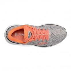 Saucony Women's Triumph 18 Running Shoe - Moonrock/Coral - Regular (B) Shoes