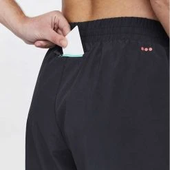 Saucony Bottoms Women's Dash 4" Short - Black 7 Saucony Bottoms Women's Dash 4