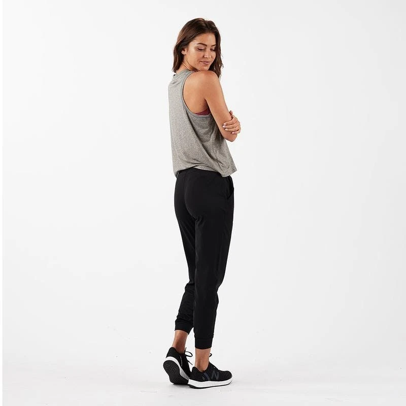 Vuori Women's Energy Top - Heather Grey Tops 3 Vuori Women's Energy Top - Heather Grey Tops