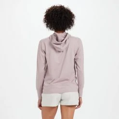 Vuori Women's Halo Performance Hoodie - Dusk Heather Tops 7 Vuori Women's Halo Performance Hoodie - Dusk Heather Tops