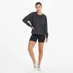 Vuori Women's Long Sleeve Halo Crew - Charcoal Heather