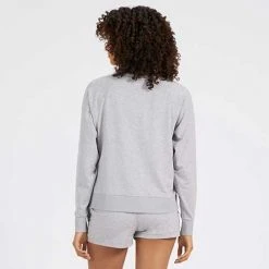 Vuori Women's Long-Sleeve Halo Crew - Pale Grey Heather 6 Vuori Women's Long-Sleeve Halo Crew - Pale Grey Heather