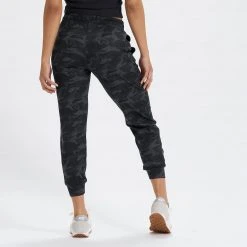 Vuori Bottoms Women's Performance Jogger - Black Camo 6 Vuori Bottoms Women's Performance Jogger - Black Camo