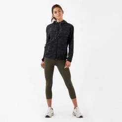 Vuori Women's Outdoor Trainer Shell Jacket - Black Camo Jackets & Vests