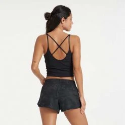 Vuori Women's Rib Crop Tank - Black Tops