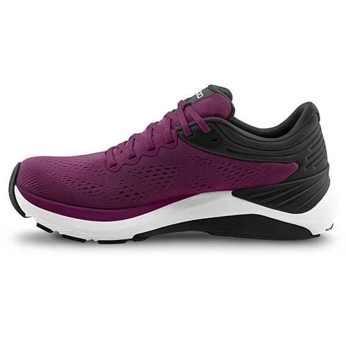 TOPO Athletic Shoes Women's Ultrafly 4 Running Shoe- Wine/Black - Regular (B) 4 TOPO Athletic Shoes Women's Ultrafly 4 Running Shoe- Wine/Black - Regular (B)