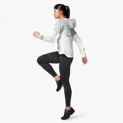 On Running Women's Weather Jacket - Grey/White