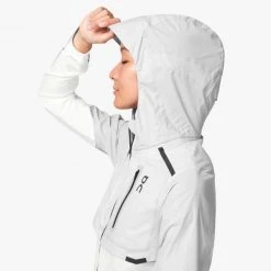 On Running Women's Weather Jacket - Grey/White 8 On Running Women's Weather Jacket - Grey/White