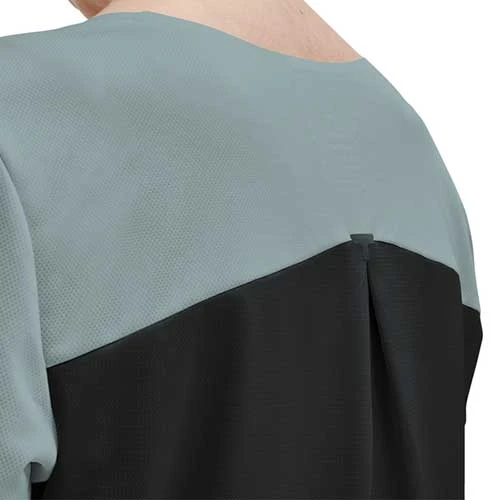 On Running Women's Performance-T - Sea/Black Tops 2 On Running Women's Performance-T - Sea/Black Tops