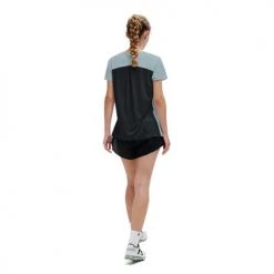 On Running Women's Performance-T - Sea/Black Tops 7 On Running Women's Performance-T - Sea/Black Tops