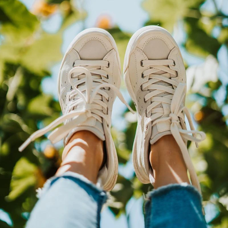 Deckers Lab Women's X-SCAPE NBK Low Sneaker - Blanc/Light Grey - Regular (B) 7 Deckers Lab Women's X-SCAPE NBK Low Sneaker - Blanc/Light Grey - Regular (B)