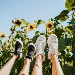 Deckers Lab Women's X-SCAPE NBK Low Sneaker - Blanc/Light Grey - Regular (B) 18 Deckers Lab Women's X-SCAPE NBK Low Sneaker - Blanc/Light Grey - Regular (B)