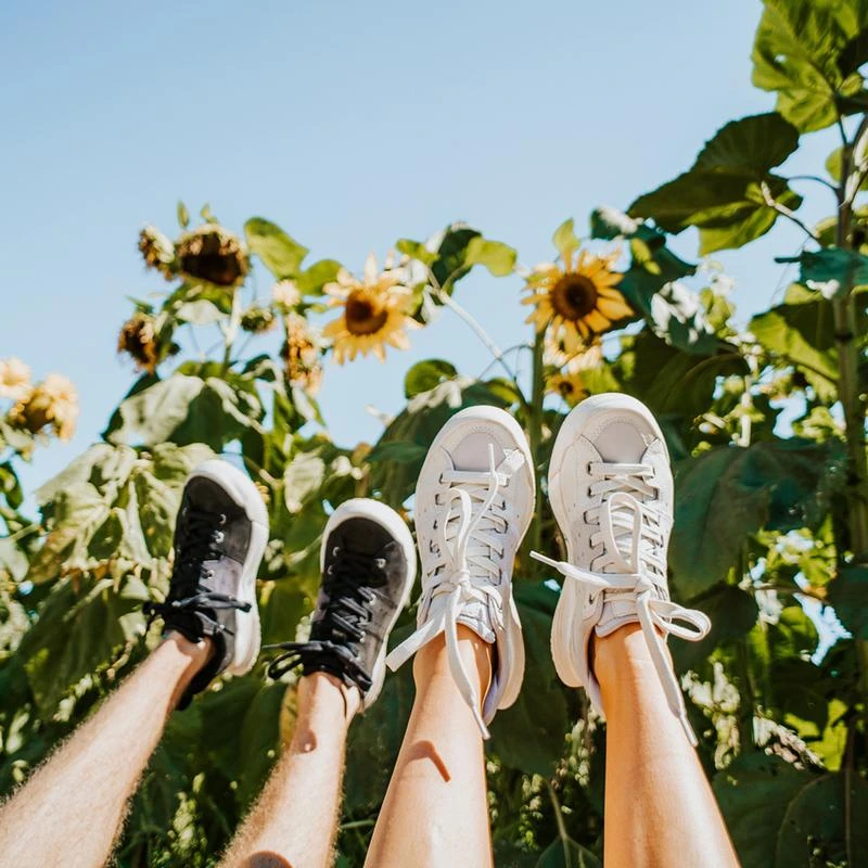 Deckers Lab Women's X-SCAPE NBK Low Sneaker - Blanc/Light Grey - Regular (B) 8 Deckers Lab Women's X-SCAPE NBK Low Sneaker - Blanc/Light Grey - Regular (B)