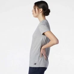 New Balance Women's She Runs Grand Rapids Script Relentless Crew - Athletic Grey Heather/Pink Tops