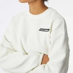 New Balance Women's Transform Springloft Pullover - Sea Salt Tops