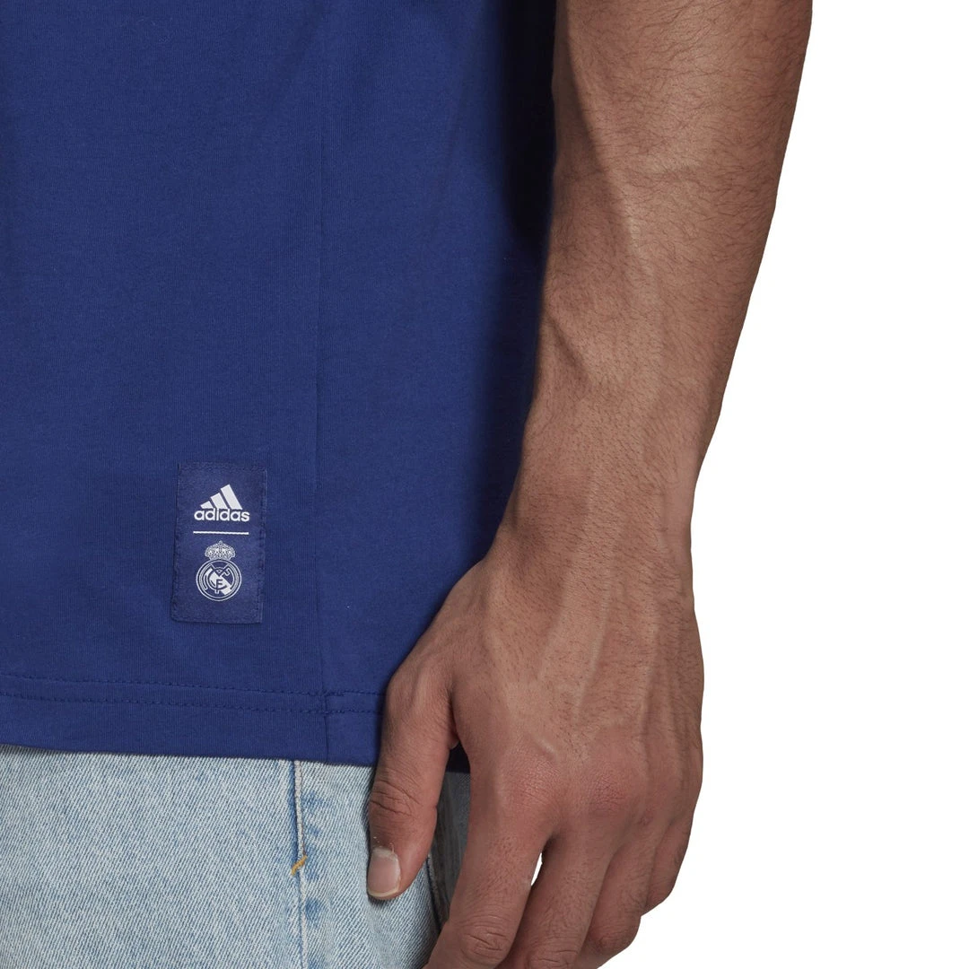 Adidas Fanwear Real Madrid 21/22 Graphic T - Victory Blue/White 4 Adidas Fanwear Real Madrid 21/22 Graphic T - Victory Blue/White